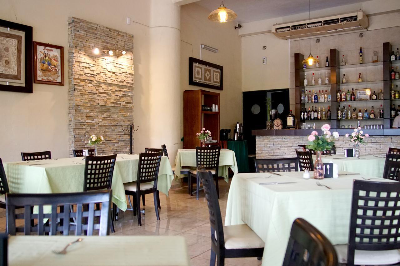 Hotel Costa Brava Manzanillo Bagian luar foto